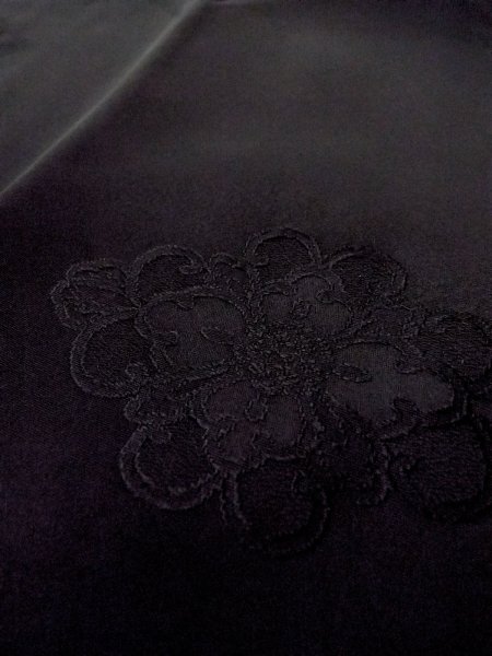 画像8: O0131X 女性用道行  シルク（正絹） 黒, 唐花 【中古】【USED】【リサイクル】 ★★★★☆【O0131X】 (8)