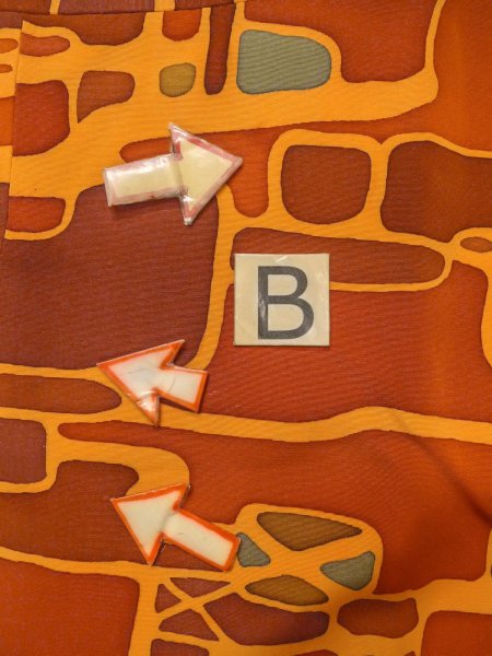 画像15: O0131Y 女性用道行  シルク（正絹） 薄い橙色, 抽象的模様 【中古】【USED】【リサイクル】 ★★★☆☆【O0131Y】 (15)