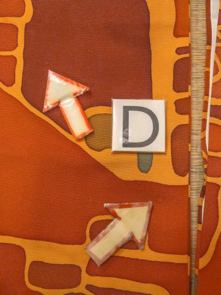 画像17: O0131Y 女性用道行  シルク（正絹） 薄い橙色, 抽象的模様 【中古】【USED】【リサイクル】 ★★★☆☆【O0131Y】 (17)