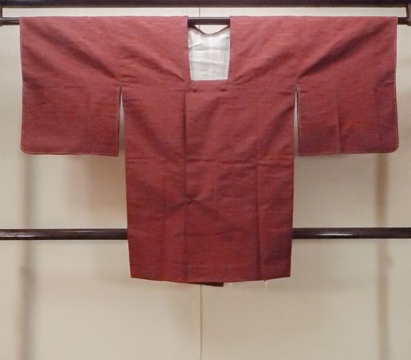 画像1: O0131Z 女性用道行  シルク（正絹） 深い赤色, 縞 【中古】【USED】【リサイクル】 ★★★☆☆【O0131Z】 (1)