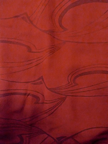 画像4: O0201A 女性用道行  シルク（正絹） 深い赤色, 抽象的模様 【中古】【USED】【リサイクル】 ★★★★☆【O0201A】 (4)