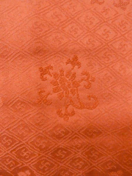 画像5: O0201B 女性用道行  シルク（正絹） 光沢のある橙色, 唐花 【中古】【USED】【リサイクル】 ★★★☆☆【O0201B】 (5)