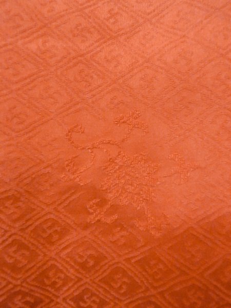 画像6: O0201B 女性用道行  シルク（正絹） 光沢のある橙色, 唐花 【中古】【USED】【リサイクル】 ★★★☆☆【O0201B】 (6)