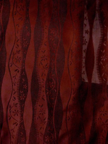 画像3: O0201E 女性用道行  シルク（正絹） 深いえんじ, 花 【中古】【USED】【リサイクル】 ★★★☆☆【O0201E】 (3)
