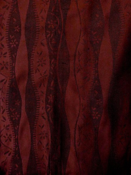 画像4: O0201E 女性用道行  シルク（正絹） 深いえんじ, 花 【中古】【USED】【リサイクル】 ★★★☆☆【O0201E】 (4)
