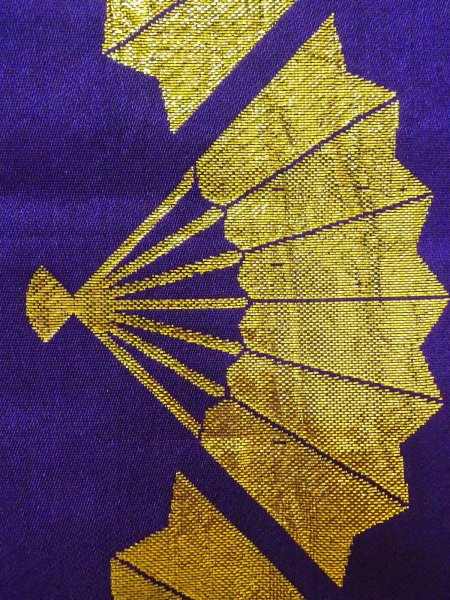 画像4: O0207I 半幅帯 女性用着物 化繊  鮮やか 紫色 扇 【中古】 【USED】 【リサイクル】 ★★★★☆ (4)