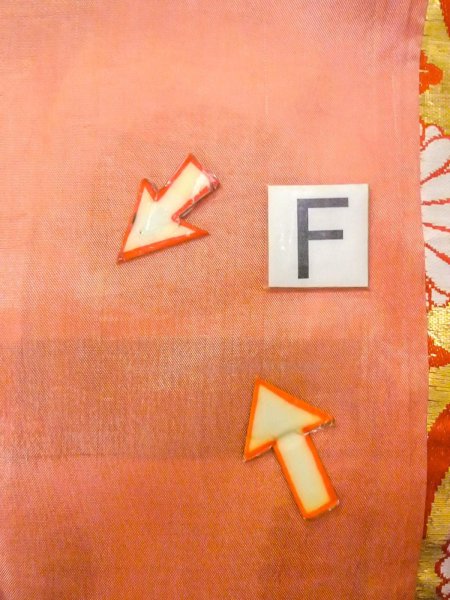 画像16: O0207K 半幅帯 女性用着物 シルク（正絹）  光沢のある 金色 菊 【中古】 【USED】 【リサイクル】 ★★☆☆☆ (16)