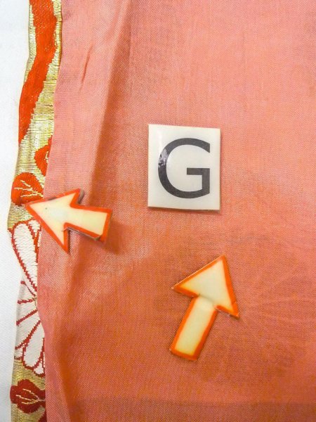 画像17: O0207K 半幅帯 女性用着物 シルク（正絹）  光沢のある 金色 菊 【中古】 【USED】 【リサイクル】 ★★☆☆☆ (17)