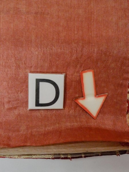 画像14: O0207L 半幅帯 女性用着物 シルク（正絹）  茶色み 灰色 菊 【中古】 【USED】 【リサイクル】 ★☆☆☆☆ (14)