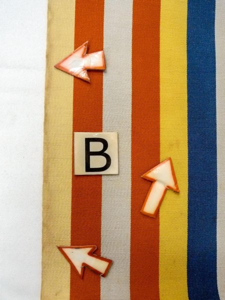 画像11: O0207O 半幅帯 女性用着物 シルク（正絹）   マルチカラー 縞 【中古】 【USED】 【リサイクル】 ★★☆☆☆ (11)