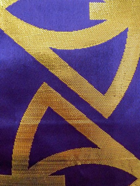 画像6: O0208D 半幅帯 女性用着物 シルク（正絹）  光沢のある 紫色 扇 【中古】 【USED】 【リサイクル】 ★★★☆☆ (6)