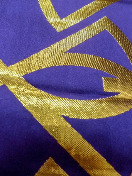 画像8: O0208D 半幅帯 女性用着物 シルク（正絹）  光沢のある 紫色 扇 【中古】 【USED】 【リサイクル】 ★★★☆☆ (8)