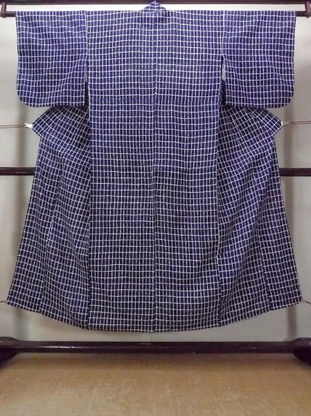 画像1: O0218D 女性用浴衣（日本製）  綿 深い藍, チェック柄 【中古】【USED】【リサイクル】 ★★☆☆☆【O0218D】 (1)