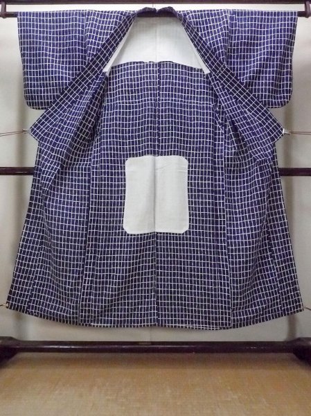 画像2: O0218D 女性用浴衣(日本製)  綿 深い藍, チェック柄 【中古】【USED】【リサイクル】 ★★☆☆☆【O0218D】 (2)