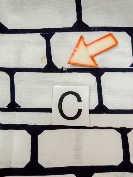 画像16: O0218H 女性用浴衣（日本製）  綿 白, 幾何学模様 【中古】【USED】【リサイクル】 ★☆☆☆☆【O0218H】 (16)