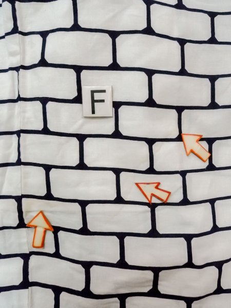 画像19: O0218H 女性用浴衣（日本製）  綿 白, 幾何学模様 【中古】【USED】【リサイクル】 ★☆☆☆☆【O0218H】 (19)