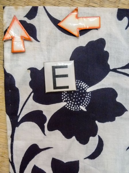 画像16: O0218J 女性用浴衣（日本製）  綿 白, 花 【中古】【USED】【リサイクル】 ★★☆☆☆【O0218J】 (16)