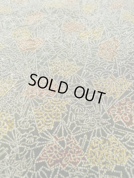 画像9: O0218Q 女性用小紋  シルク（正絹） 深いオリーブ, 菊 【中古】【USED】【リサイクル】 ★★★☆☆【O0218Q】 (9)