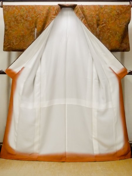 画像2: O0218S 女性用小紋  シルク（正絹） 赤み茶色, 唐花 【中古】【USED】【リサイクル】 ★★★★☆【O0218S】 (2)