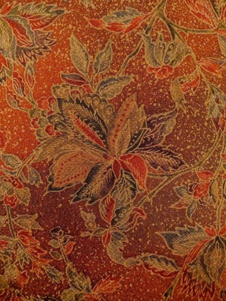 画像5: O0218S 女性用小紋  シルク（正絹） 赤み茶色, 唐花 【中古】【USED】【リサイクル】 ★★★★☆【O0218S】 (5)