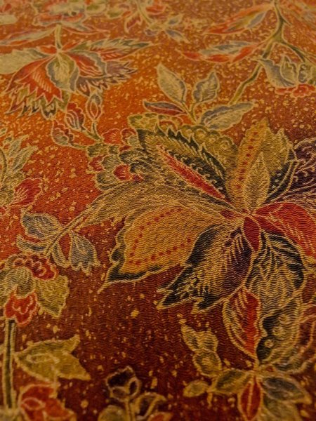 画像9: O0218S 女性用小紋  シルク（正絹） 赤み茶色, 唐花 【中古】【USED】【リサイクル】 ★★★★☆【O0218S】 (9)