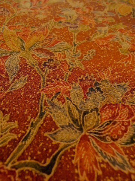 画像10: O0218S 女性用小紋  シルク（正絹） 赤み茶色, 唐花 【中古】【USED】【リサイクル】 ★★★★☆【O0218S】 (10)