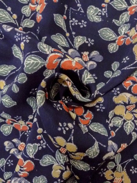 画像11: O0218T 女性用小紋  シルク（正絹） 藍, 花 【中古】【USED】【リサイクル】 ★★★☆☆【O0218T】 (11)