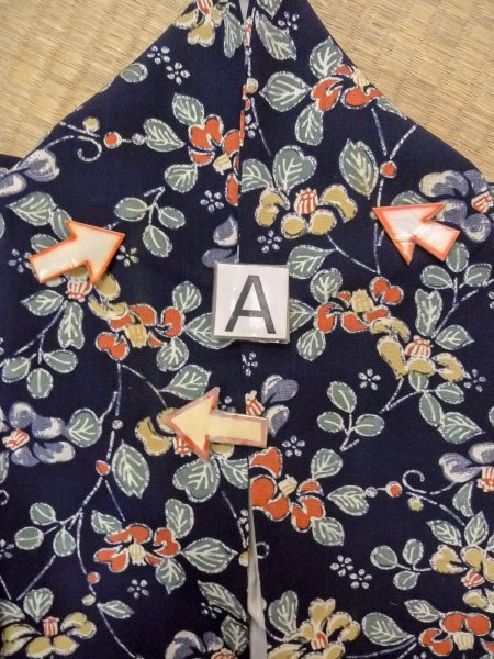 画像14: O0218T 女性用小紋  シルク（正絹） 藍, 花 【中古】【USED】【リサイクル】 ★★★☆☆【O0218T】 (14)