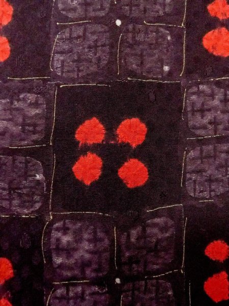 画像6: O0218U 女性用小紋  シルク（正絹） 茶色み黒, 花 【中古】【USED】【リサイクル】 ★★★★☆【O0218U】 (6)