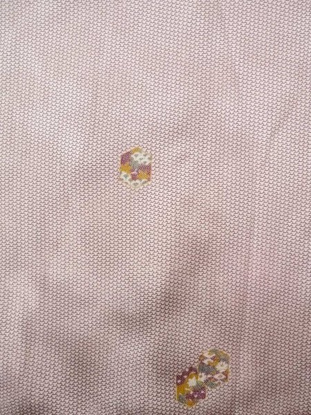 画像3: O0218V 女性用小紋  シルク（正絹） 光沢のあるオフ　ホワイト, 菊 【中古】【USED】【リサイクル】 ★☆☆☆☆【O0218V】 (3)