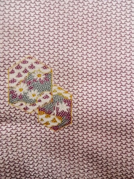 画像6: O0218V 女性用小紋  シルク（正絹） 光沢のあるオフ　ホワイト, 菊 【中古】【USED】【リサイクル】 ★☆☆☆☆【O0218V】 (6)