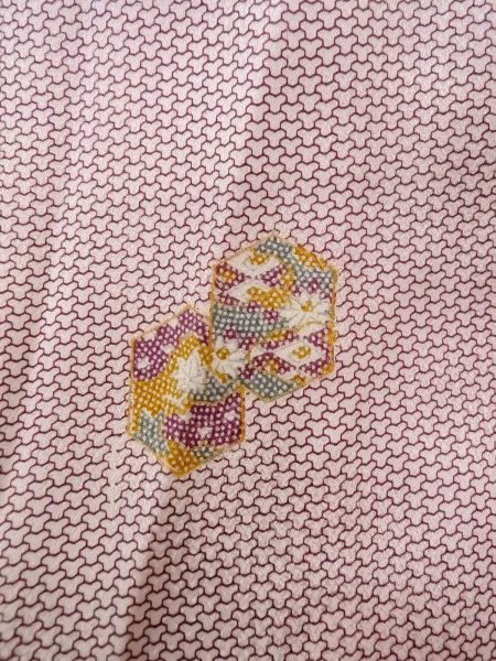 画像7: O0218V 女性用小紋  シルク（正絹） 光沢のあるオフ　ホワイト, 菊 【中古】【USED】【リサイクル】 ★☆☆☆☆【O0218V】 (7)