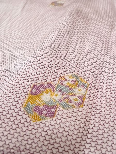 画像8: O0218V 女性用小紋  シルク（正絹） 光沢のあるオフ　ホワイト, 菊 【中古】【USED】【リサイクル】 ★☆☆☆☆【O0218V】 (8)