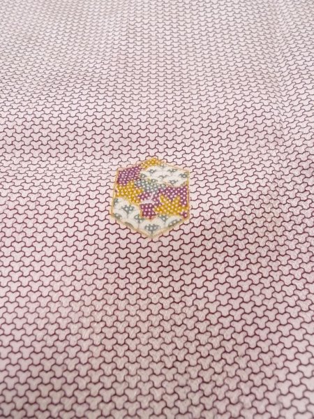 画像10: O0218V 女性用小紋  シルク（正絹） 光沢のあるオフ　ホワイト, 菊 【中古】【USED】【リサイクル】 ★☆☆☆☆【O0218V】 (10)