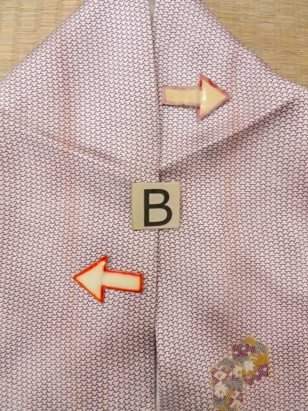 画像15: O0218V 女性用小紋  シルク（正絹） 光沢のあるオフ　ホワイト, 菊 【中古】【USED】【リサイクル】 ★☆☆☆☆【O0218V】 (15)