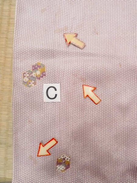 画像16: O0218V 女性用小紋  シルク（正絹） 光沢のあるオフ　ホワイト, 菊 【中古】【USED】【リサイクル】 ★☆☆☆☆【O0218V】 (16)