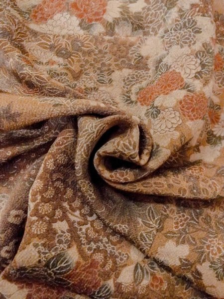 画像11: O0218W 女性用小紋  シルク（正絹） 茶色, 桜 【中古】【USED】【リサイクル】 ★★★★☆【O0218W】 (11)