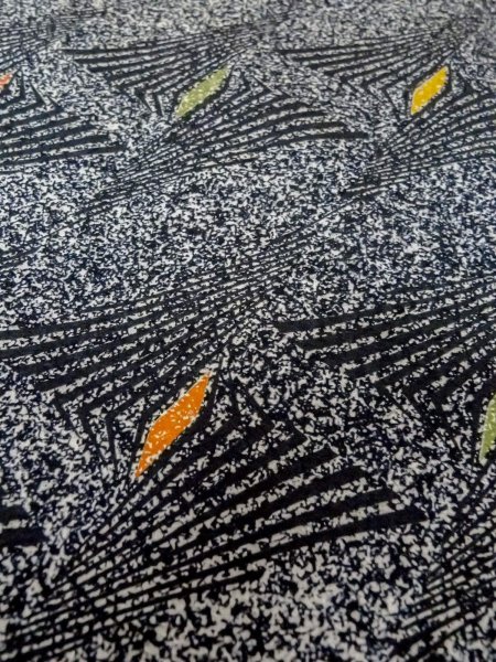 画像9: O0218Y 女性用小紋  シルク（正絹） 黒, 菱 【中古】【USED】【リサイクル】 ★★★★☆【O0218Y】 (9)