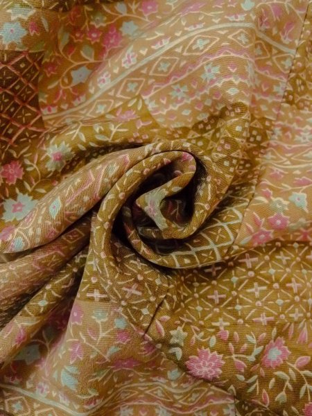 画像12: O0219A 女性用小紋  シルク（正絹） ベージュ, ききょう 【中古】【USED】【リサイクル】 ★★★★☆【O0219A】 (12)