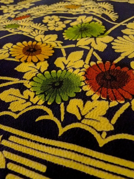 画像8: O0219B 女性用小紋  シルク（正絹） 深い紺, 花 【中古】【USED】【リサイクル】 ★★★☆☆【O0219B】 (8)