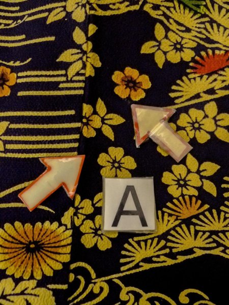 画像14: O0219B 女性用小紋  シルク（正絹） 深い紺, 花 【中古】【USED】【リサイクル】 ★★★☆☆【O0219B】 (14)