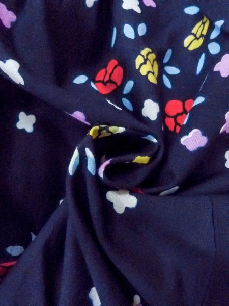 画像11: O0228G 女性用浴衣（日本製）  綿 藍, 花 【中古】【USED】【リサイクル】 ★★★☆☆【O0228G】 (11)