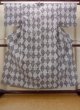 画像1: O0228J 女性用浴衣（日本製）  綿麻 白, 線 【中古】【USED】【リサイクル】 ★☆☆☆☆【O0228J】 (1)