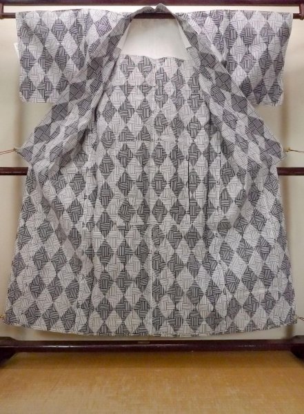 画像2: O0228J 女性用浴衣（日本製）  綿麻 白, 線 【中古】【USED】【リサイクル】 ★☆☆☆☆【O0228J】 (2)