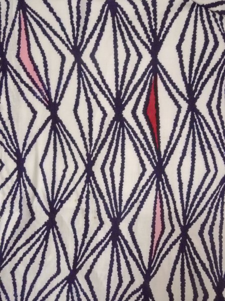 画像3: O0228K 女性用浴衣（日本製）  綿 白, 幾何学模様 【中古】【USED】【リサイクル】 ★★★☆☆【O0228K】 (3)