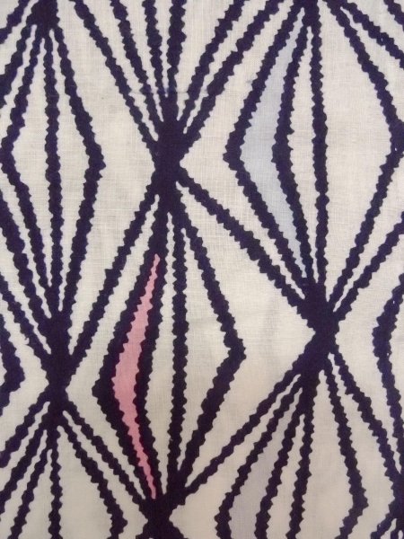 画像6: O0228K 女性用浴衣（日本製）  綿 白, 幾何学模様 【中古】【USED】【リサイクル】 ★★★☆☆【O0228K】 (6)