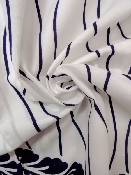 画像14: O0228M 女性用浴衣（日本製）  綿 白, 花 【中古】【USED】【リサイクル】 ★★★☆☆【O0228M】 (14)