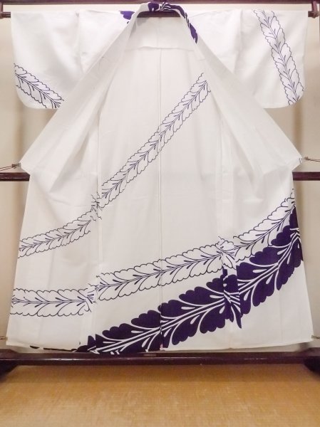 画像2: O0228P 女性用浴衣（日本製）  綿 白, 花 【中古】【USED】【リサイクル】 ★☆☆☆☆【O0228P】 (2)