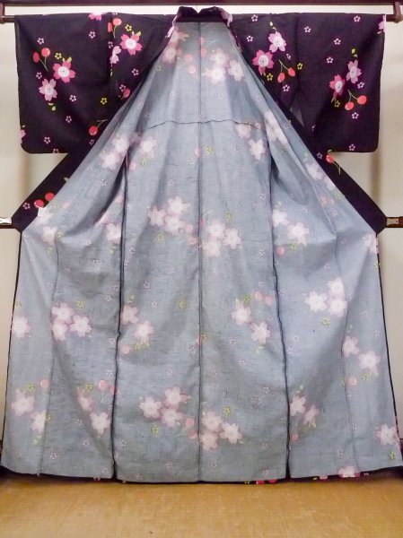 画像2: O0228R 女性用浴衣（海外製）  綿 黒, 桜 【中古】【USED】【リサイクル】 ★★★☆☆【O0228R】 (2)