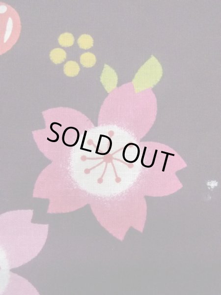 画像5: O0228R 女性用浴衣（海外製）  綿 黒, 桜 【中古】【USED】【リサイクル】 ★★★☆☆【O0228R】 (5)